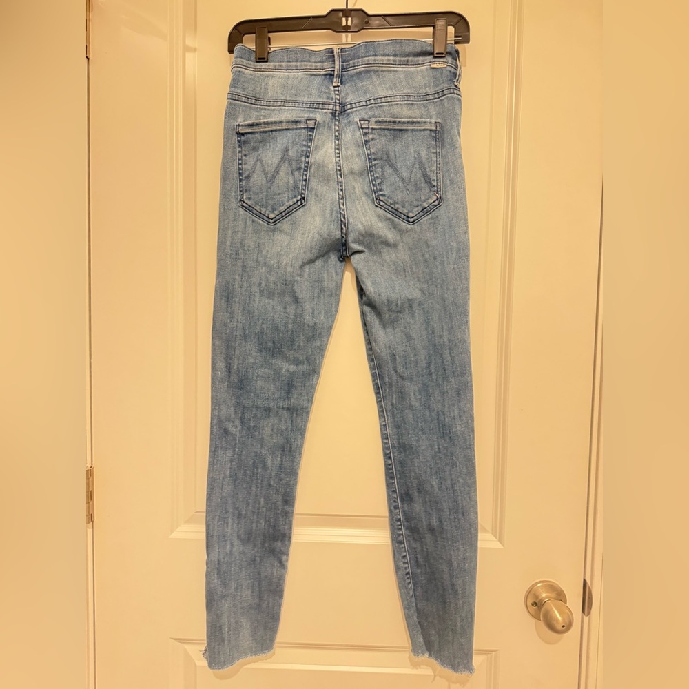 MOTHER Light Wash Skinny Jeans in Blue